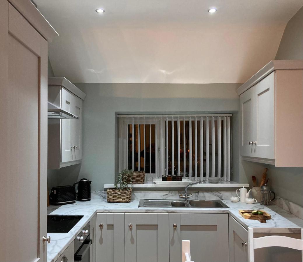 Tonn Ruray Sea View Luxury 2 Bed Apartment Dundrum Bagian luar foto